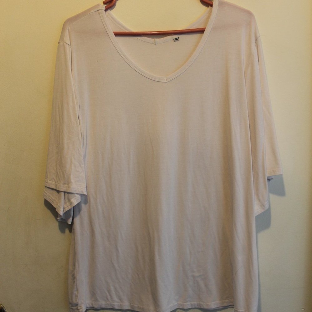 V-Neck 3/4 Sleeve Top White Medium (138)